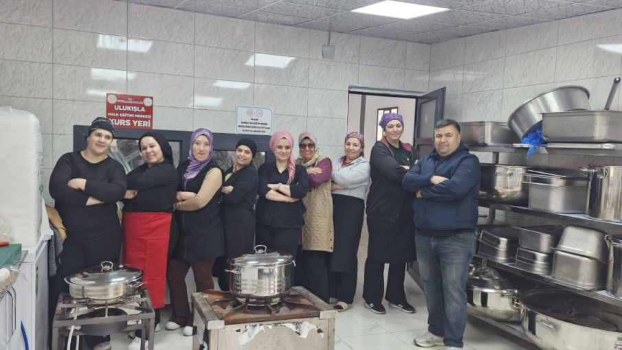 Çiftehan'lı  Bayanlar Profesyonel Aşçılık Kursunda..