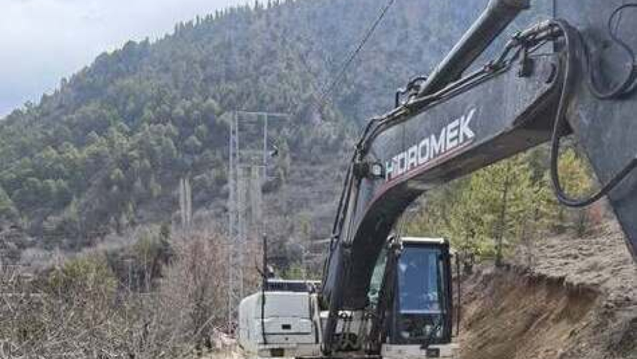 Çiftehan'da 100.Yıl Sulama Hattı Çalışmaları Aralıksız Sürdürülüyor..