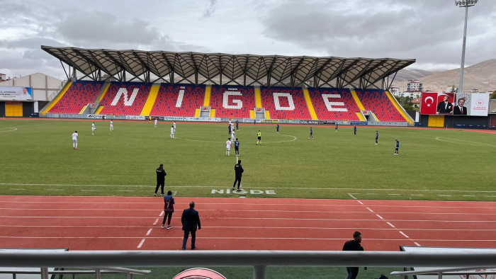 Niğde Belediyegücü Spor Güle Oynaya Farklı Skorla Kazandı..