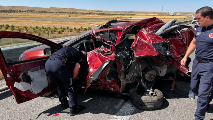Niğde'de Otobanda Feci Kaza: 1 Ölü, 3 Yaralı